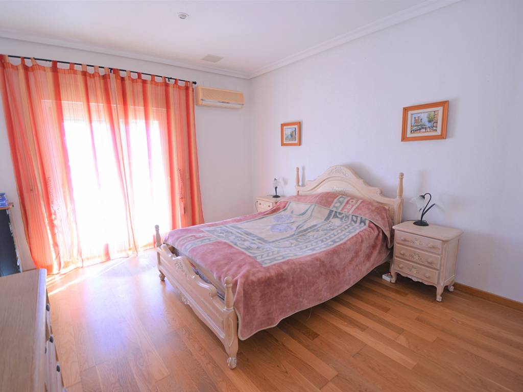 Resale - Villa - Orihuela Costa - La Zenia