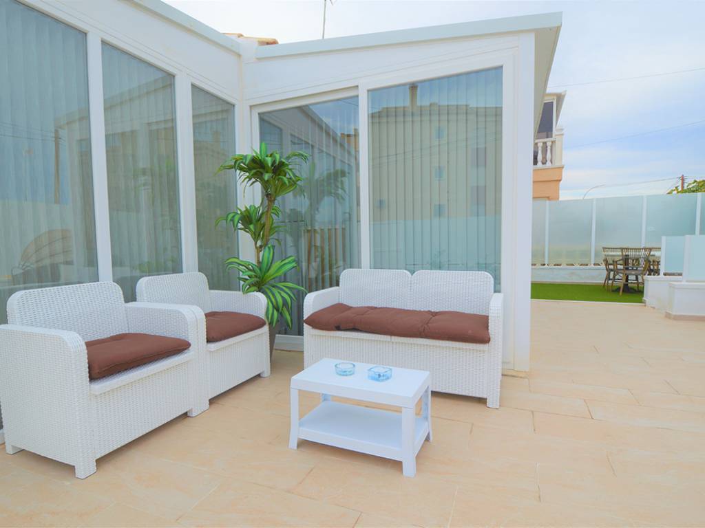 Resale - Villa - Orihuela Costa - Playa Flamenca 