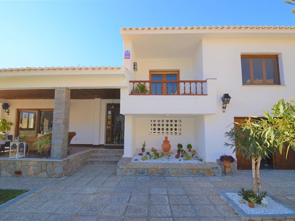 Resale - Villa - Orihuela Costa - Campoamor